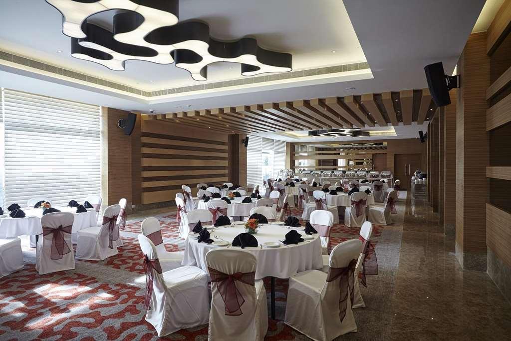 Turyaa Chennai - Omr It Expressway Hotel Restaurant photo